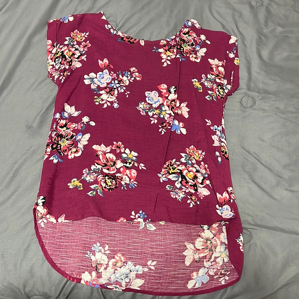 Fun floral summer top!